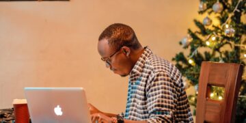 ‘Christmas Love’ Review: A Simple Story with No Organic Emotions