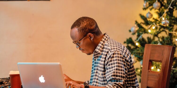 ‘Christmas Love’ Review: A Simple Story with No Organic Emotions