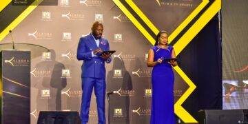 Elegance Meets Extravagance Meets Reality at Kalasha Awards 2022