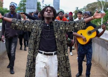 Thuita Mwangi during a performance for Story Za Thuita street theatre.